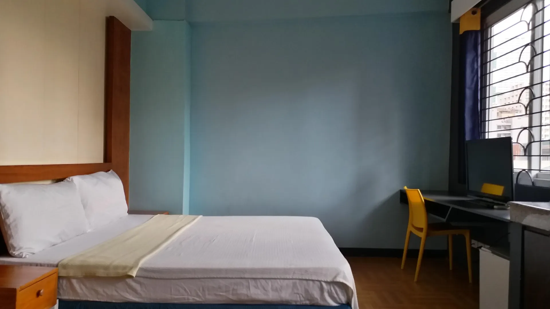 ** Hotel Leesons Residences Manila Philippines