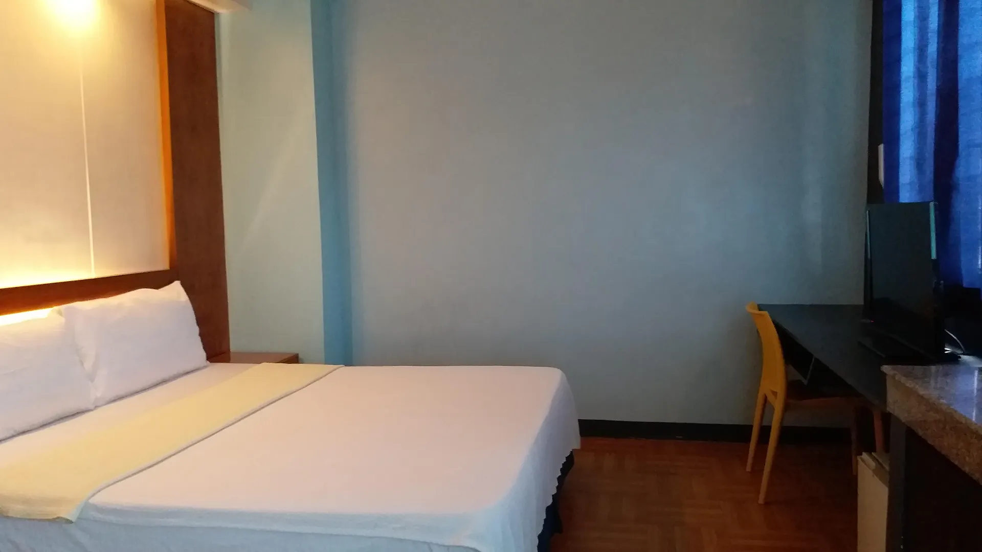 Hotel Leesons Residences Manila