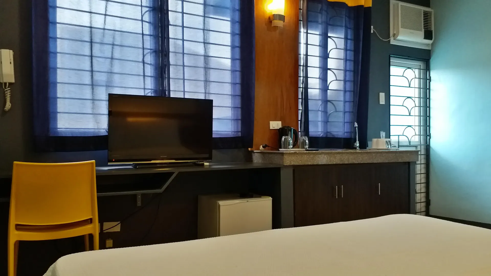 Leesons Residences Manila Hotel