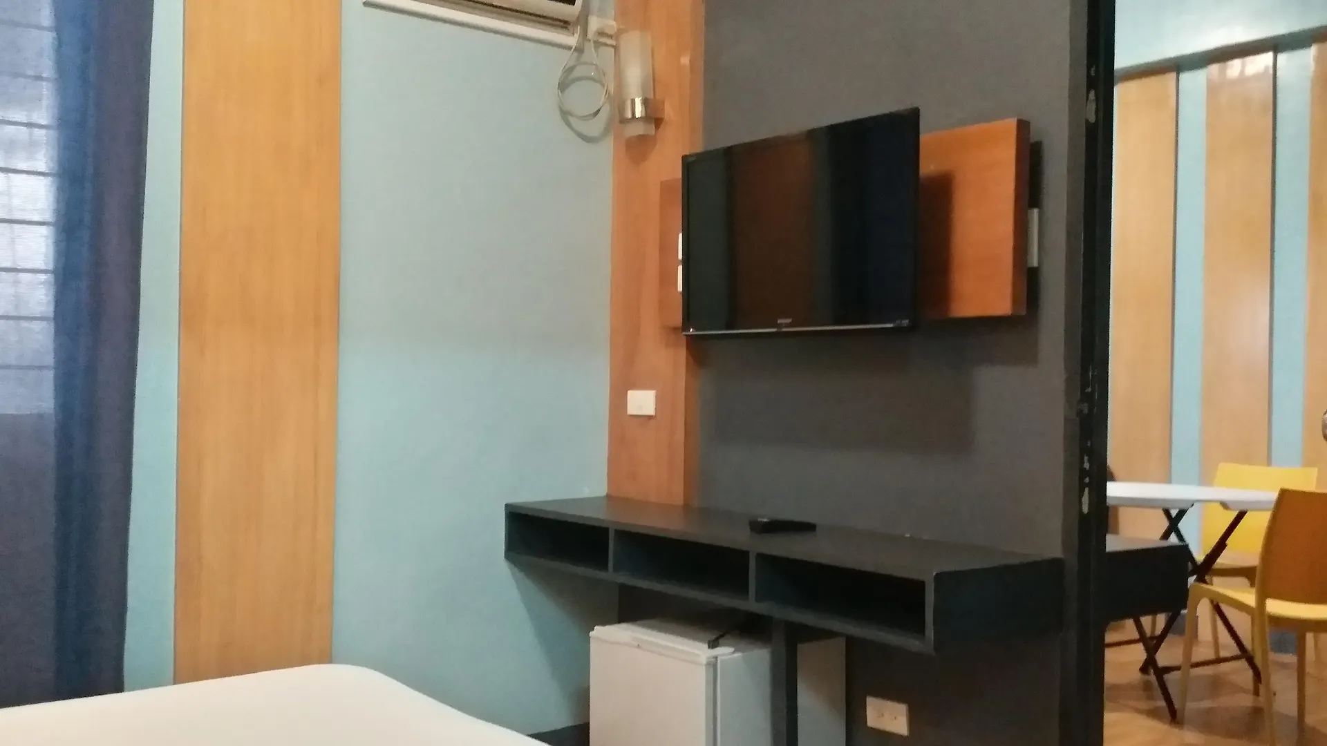 ** Hotel Leesons Residences Manila Philippines