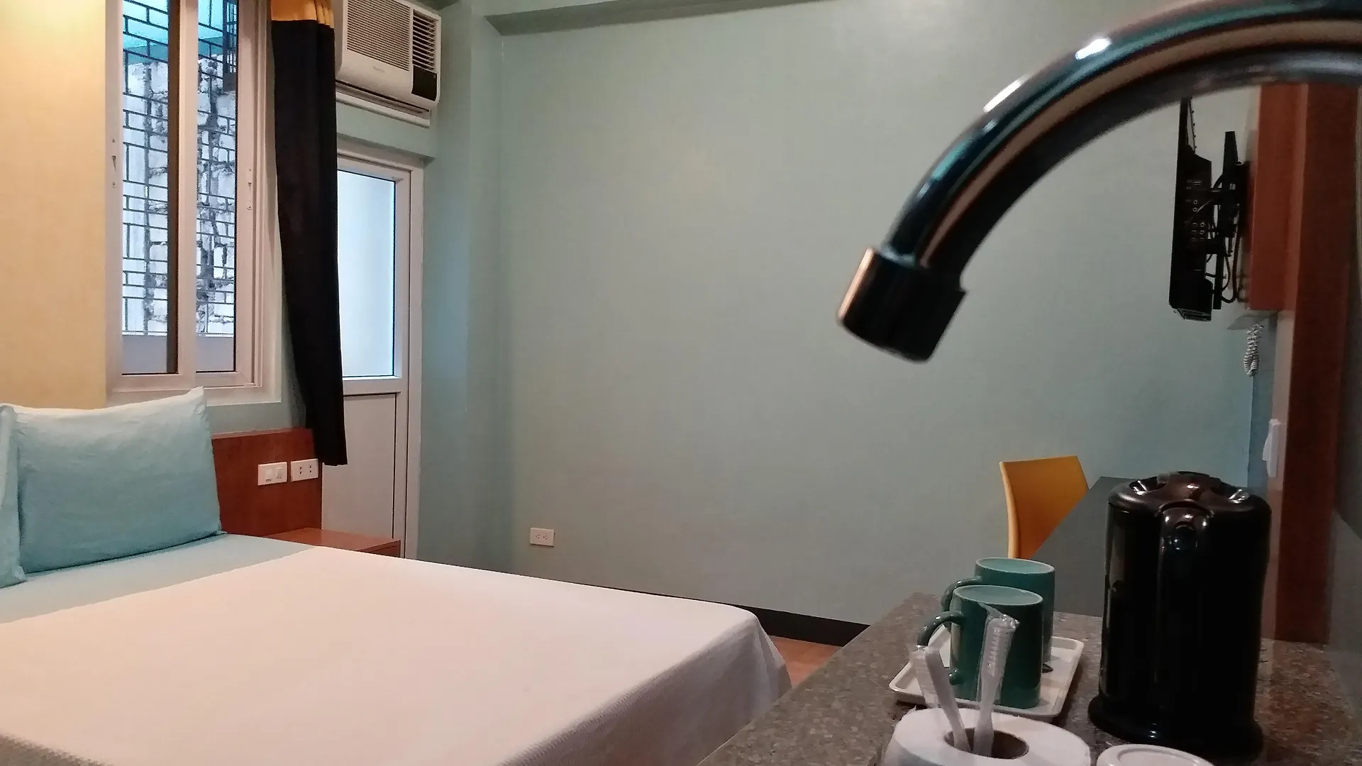 Leesons Residences Manila