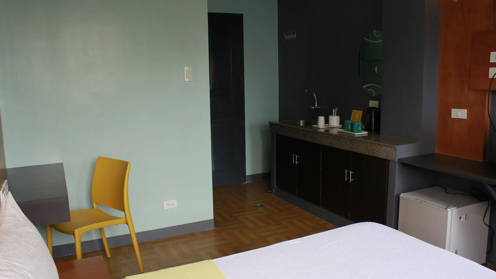 Leesons Residences Manila