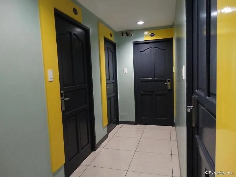 Leesons Residences Manila Hotel